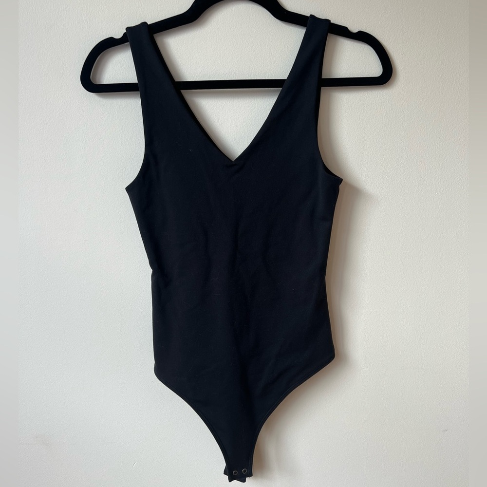 Abercrombie & Fitch black v-cut bodysuit